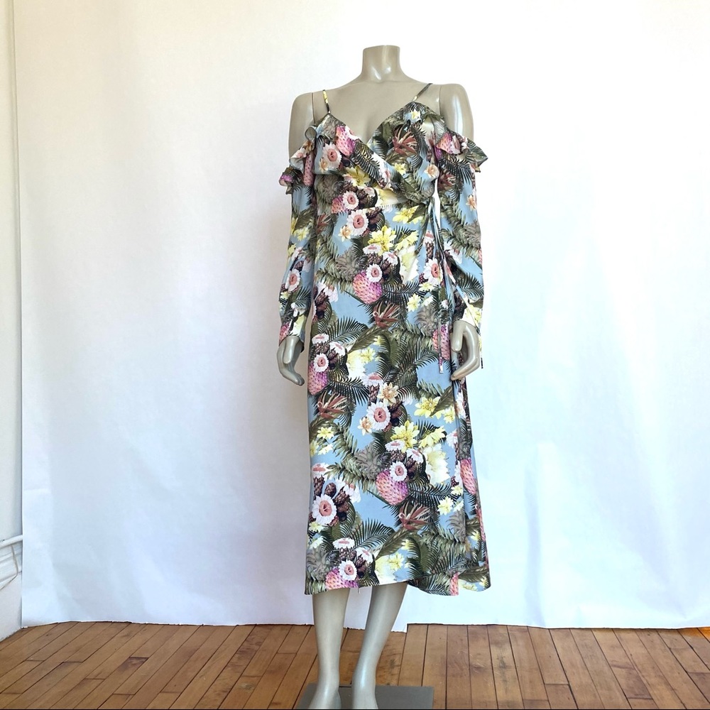 Floral wrap dress - Picture 3 of 16